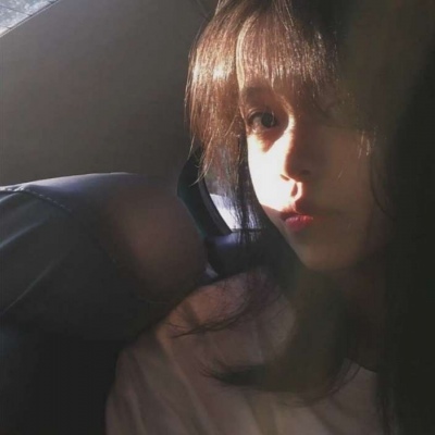 2021QQ粉色长头发恶魔角女生头像图片