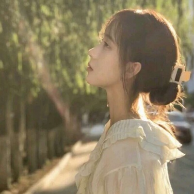 2021QQ粉色长头发恶魔角女生头像图片