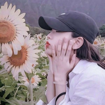2021微信流行可爱闺蜜女生拍房子动漫头像图片