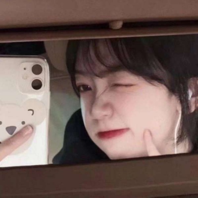 2021年优质哭的带字的图片女生头像女生图片