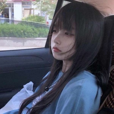 2021年优质哭的带字的图片女生头像女生图片