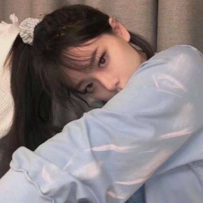 2021年优质哭的带字的图片女生头像女生图片