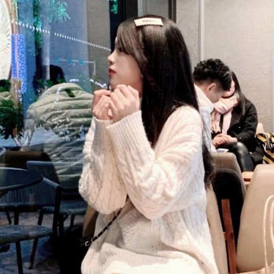 2021热门头像女闺蜜简单干净气质女生图片