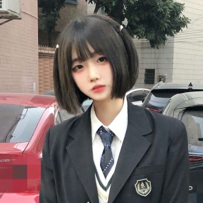 2021对镜子拍女生头像图片
