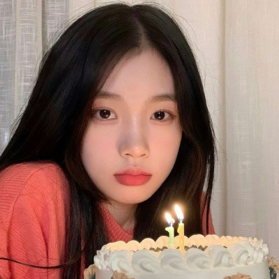 2021对镜子拍女生头像图片