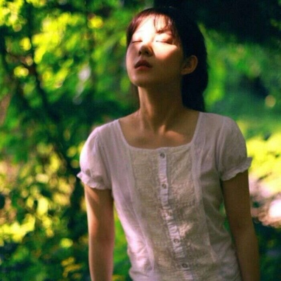 2021对镜子拍女生头像图片