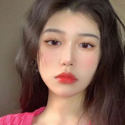 2021对镜子拍女生头像图片