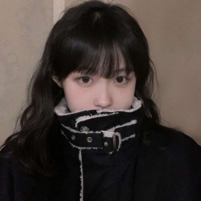 唯美qq头像女生侧面长发戴帽子图片