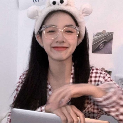 唯美qq头像女生侧面长发戴帽子图片