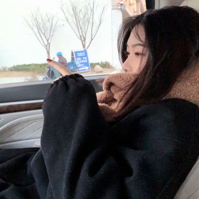 唯美qq头像女生侧面长发戴帽子图片