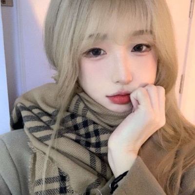 唯美qq头像女生侧面长发戴帽子图片