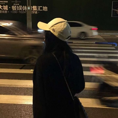 2021头像qq头像流泪卡通女生图片