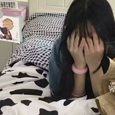 2021头像qq头像流泪卡通女生图片