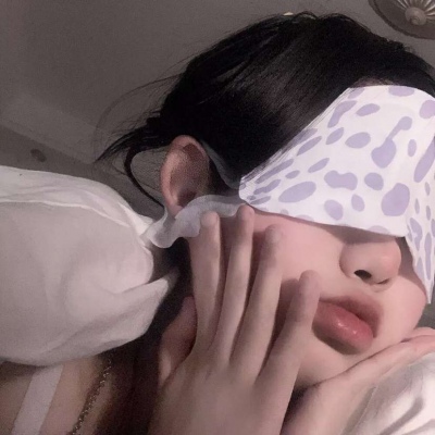 不带字短发女生头像图片