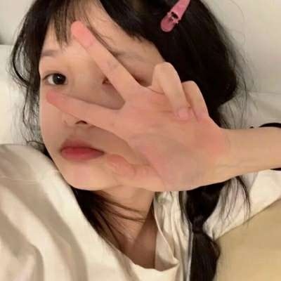 不带字短发女生头像图片