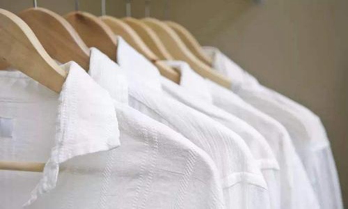 白色衣服发黄怎么洗白 这些小妙招让你的衣服越穿越白！图片