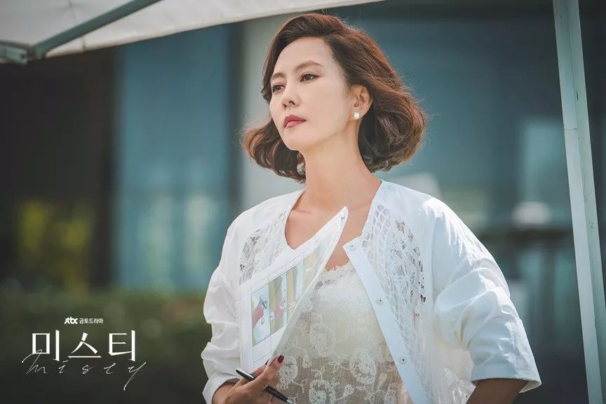 女人不狠地位不稳句子图片