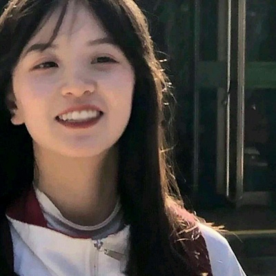 2021年最火的微信卡通紫衣女生头像图片
