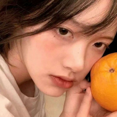 2021年最火的微信卡通紫衣女生头像图片