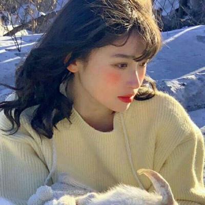 2021年最火的微信卡通紫衣女生头像图片