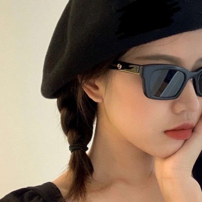 高清2021年好看的网图版动漫人物女生头像图片
