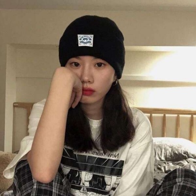 高清2021年好看的网图版动漫人物女生头像图片