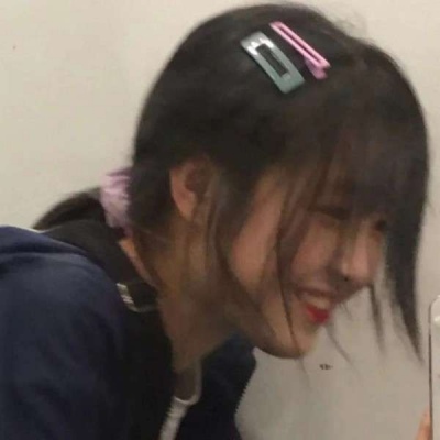 网图女生头像黑白侧身背影图片