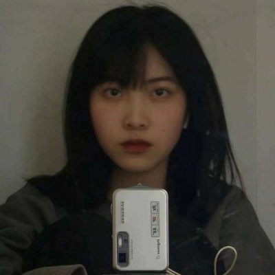 网图女生头像黑白侧身背影图片