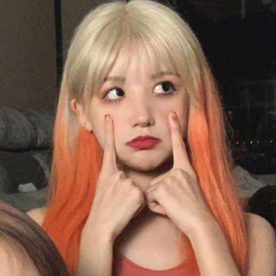 网图女生头像黑白侧身背影图片