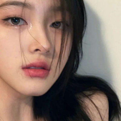 高清好看的网图女生带太阳的微信头像图片
