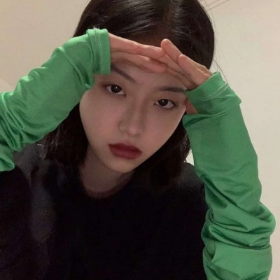 高清好看的网图女生带太阳的微信头像图片