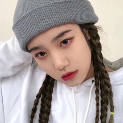 高清好看的网图女生带太阳的微信头像图片