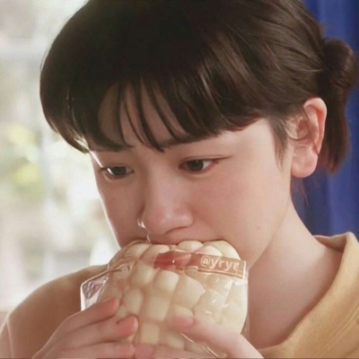 新款2021年好看的二次元女生高冷头像 高傲图片