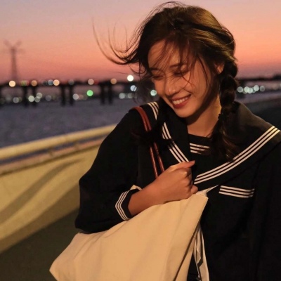 高清2021年最火的微信头像女生微信唯美背影头像图片
