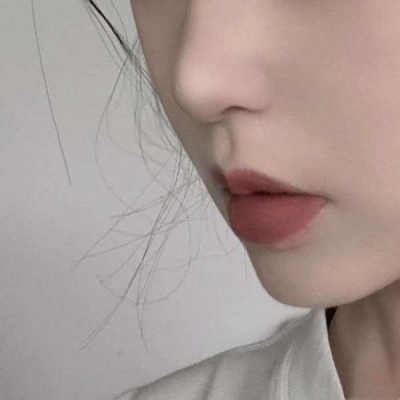 网头女生头像长发马尾背影图片