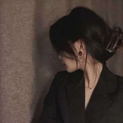 网头女生头像长发马尾背影图片