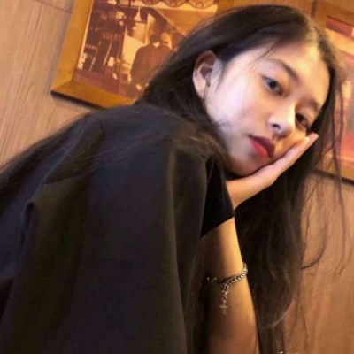 网头女生头像长发马尾背影图片