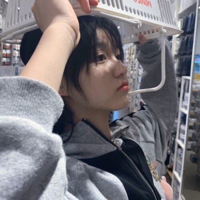 高清好看的温柔干净小众头像男生和女生霸气冷酷图片