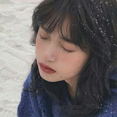 微信温柔女生头像迷茫背影