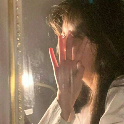 微信温柔女生头像迷茫背影图片