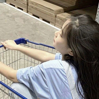 高清甜又丧的女生头像唯美带字好看图片