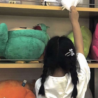 牛油果绿学生党女生头像自拍图片