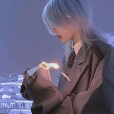 神明少好看的背影头像女生动画图片