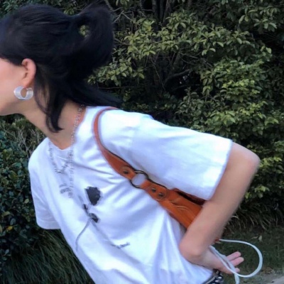 qq头像搞怪女生图片