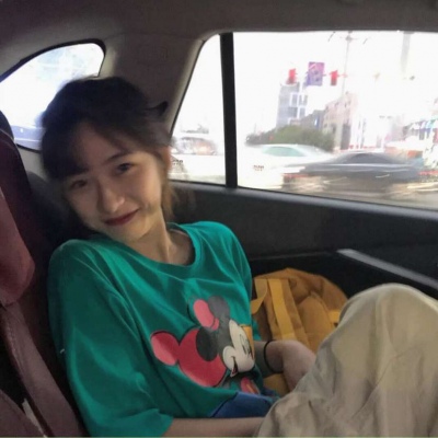 qq头像搞怪女生图片