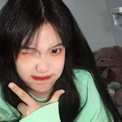 qq头像搞怪女生图片