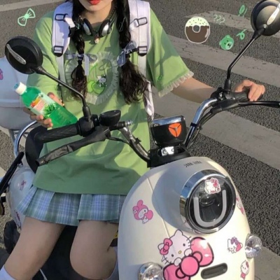 qq头像搞怪女生图片