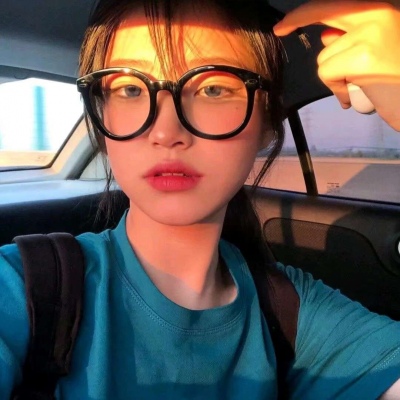 2021流行的头像真人女生头像紫色系图片