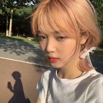 2021流行的头像真人女生头像紫色系图片