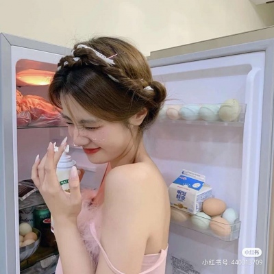 2021流行的头像真人女生头像紫色系图片